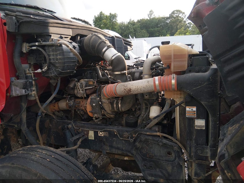 2015 Peterbilt 579 VIN 1XPBDP8X6FD270342 IAAI salvage auction — ALL OVER, Salvage (Mississippi), sold $1,400 on 2026-07-22 (photo 9)