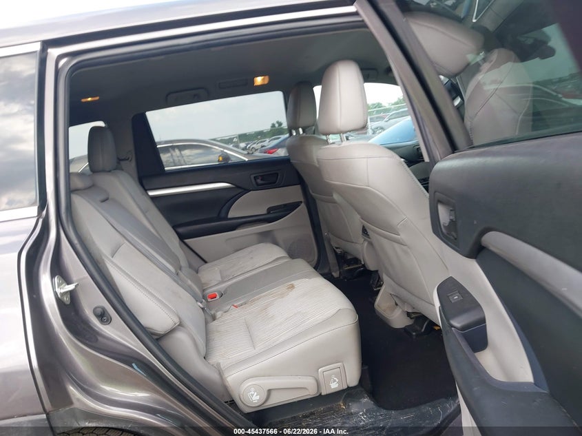 2019 Toyota Highlander VIN 5TDZZRFH5KS306366 IAAI salvage auction — FRONT END, Salvage (Texas), sold $25 on 2026-07-28 (photo 8)