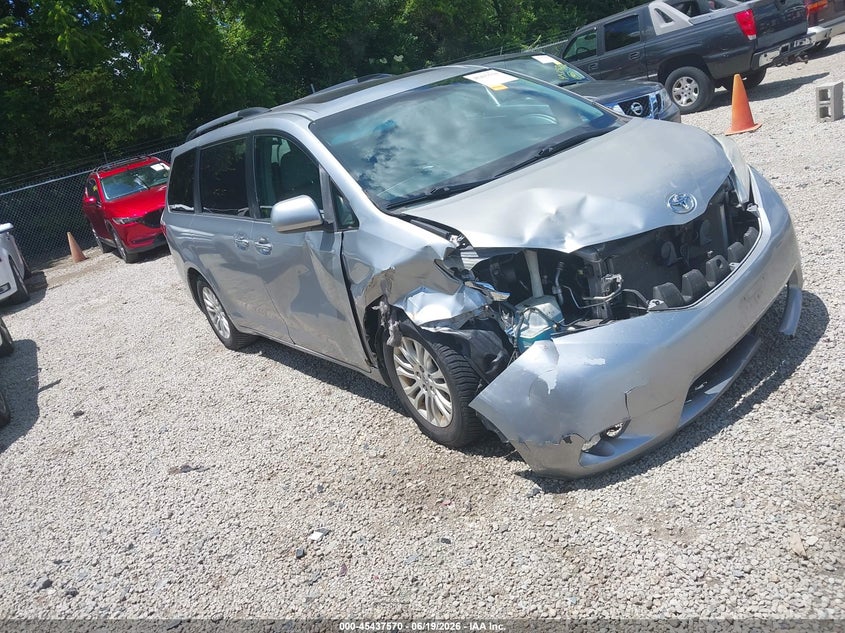 2015 Toyota Sienna VIN 5TDYK3DC3FS593720 IAAI salvage auction — FRONT END, Salvage (Ohio), sold $4,700 on 2026-07-14 (photo 1)