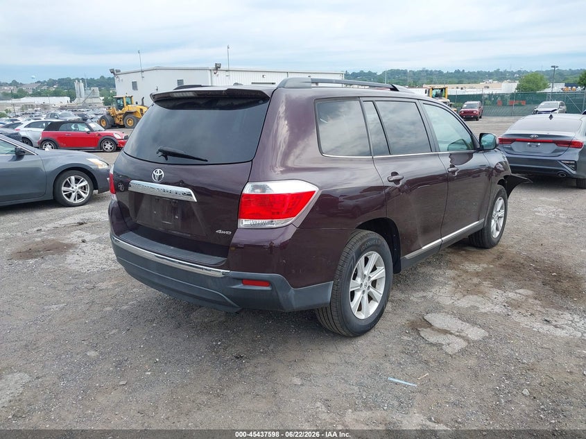 2011 Toyota Highlander VIN 5TDBK3EH3BS083619 IAAI salvage auction — FRONT END, Salvage (Pennsylvania), sold $3,000 on 2026-07-17 (photo 4)
