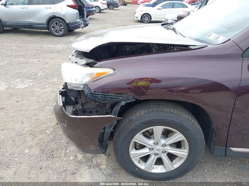 2011 Toyota Highlander VIN 5TDBK3EH3BS083619 IAAI salvage auction — FRONT END, Salvage (Pennsylvania), sold $3,000 on 2026-07-17 (photo 6)