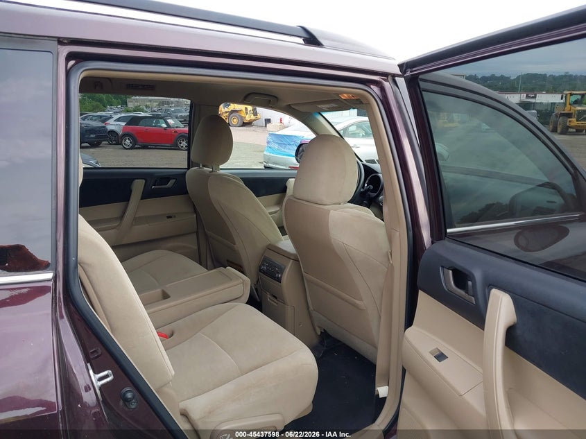 2011 Toyota Highlander VIN 5TDBK3EH3BS083619 IAAI salvage auction — FRONT END, Salvage (Pennsylvania), sold $3,000 on 2026-07-17 (photo 8)