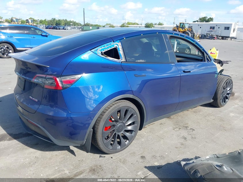 2022 Tesla Model y VIN 7SAYGDEF9NF565054 IAAI salvage auction — RIGHT FRONT, Salvage Title, sold $10,700 on 2026-08-22 (photo 4)
