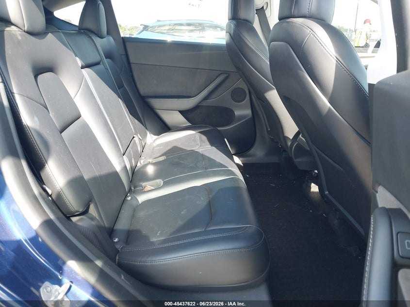 2022 Tesla Model y VIN 7SAYGDEF9NF565054 IAAI salvage auction — RIGHT FRONT, Salvage Title, sold $10,700 on 2026-08-22 (photo 8)