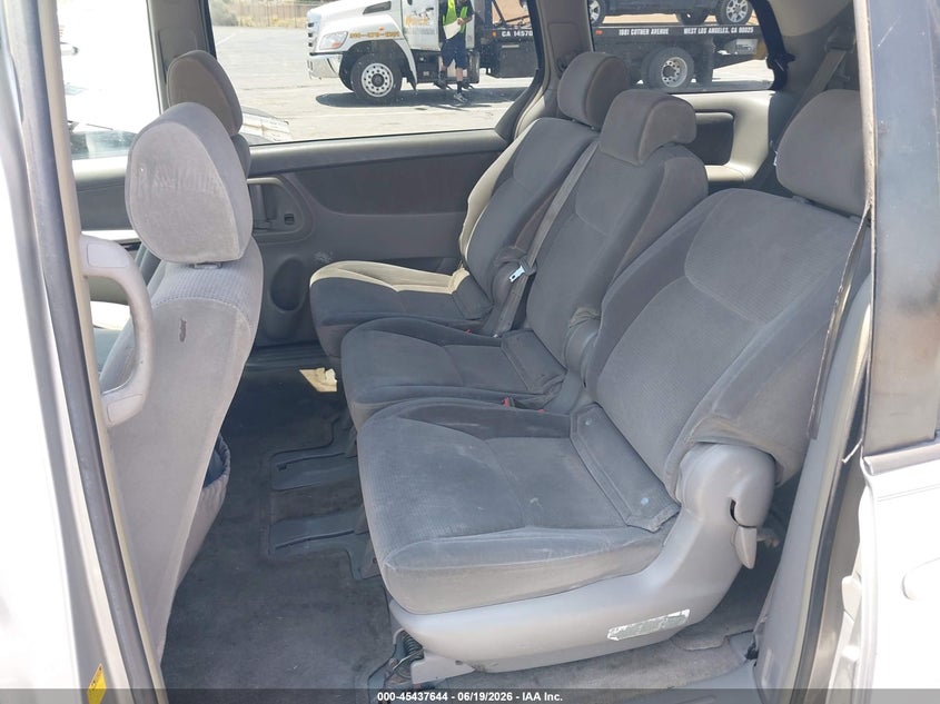 2005 Toyota Sienna VIN 5TDZA23C85S352995 IAAI salvage auction — NORMAL WEAR, Clear - Dealer Only (California), sold $800 on 2026-07-22 (photo 8)
