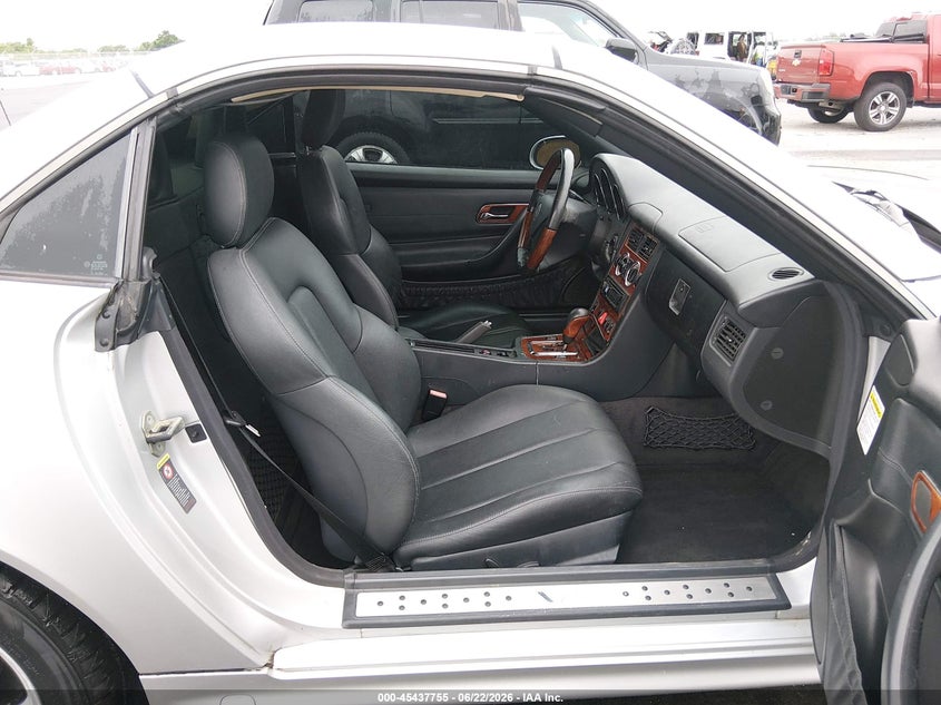 2003 Mercedes-benz Slk-class VIN WDBKK65F93F282979 IAAI salvage auction — RIGHT FRONT, Salvage (Missouri), sold $900 on 2026-07-28 (photo 5)