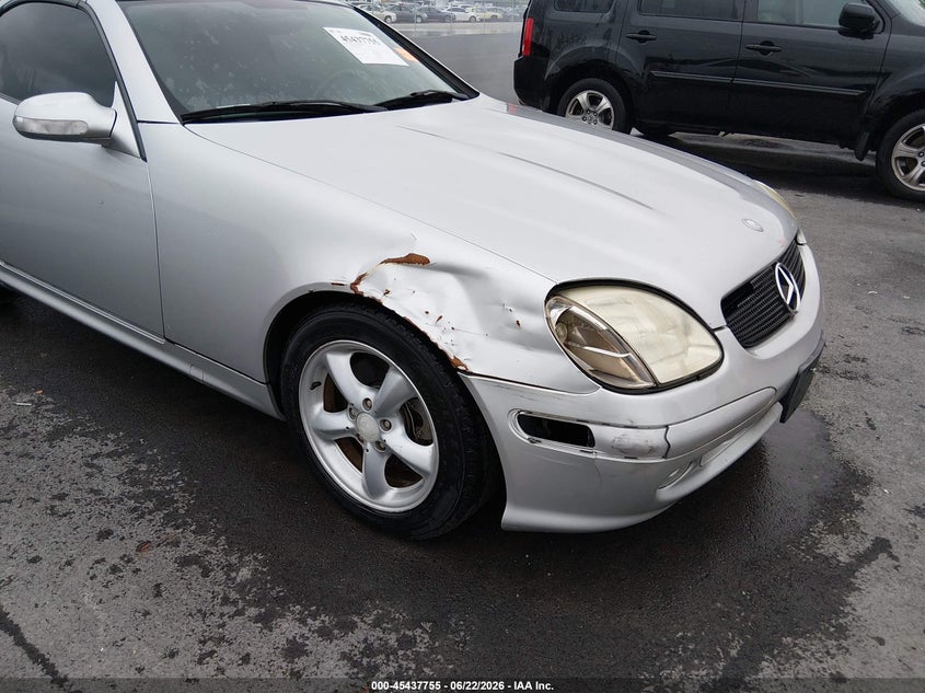 2003 Mercedes-benz Slk-class VIN WDBKK65F93F282979 IAAI salvage auction — RIGHT FRONT, Salvage (Missouri), sold $900 on 2026-07-28 (photo 6)