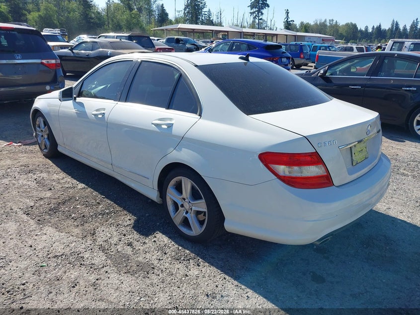 2010 Mercedes-benz C-klasse VIN WDDGF8BBXAA908399 IAAI salvage auction — RIGHT SIDE, Rebuilt (Washington), sold $775 on 2026-07-15 (photo 3)