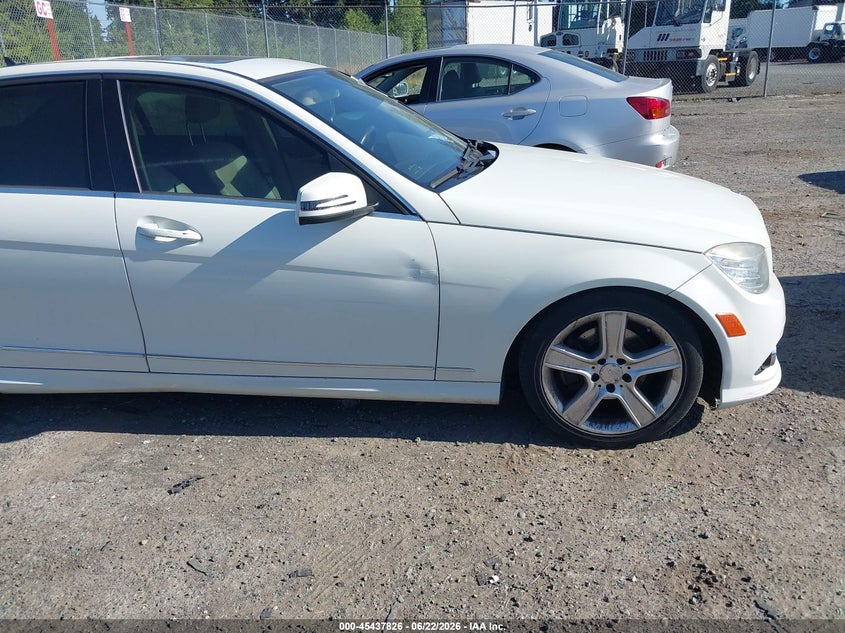 2010 Mercedes-benz C-klasse VIN WDDGF8BBXAA908399 IAAI salvage auction — RIGHT SIDE, Rebuilt (Washington), sold $775 on 2026-07-15 (photo 6)