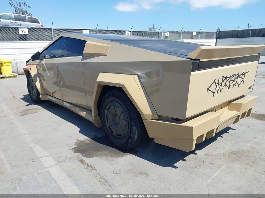 2025 Tesla Cybertruck VIN 7G2CEHEE0SA060392 IAAI salvage auction — ELECTRICAL, Salvage Title, sold $25,250 on 2026-07-22 (photo 3)