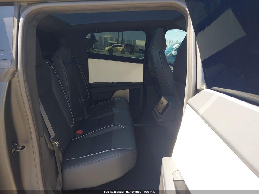 2025 Tesla Cybertruck VIN 7G2CEHEE0SA060392 IAAI salvage auction — ELECTRICAL, Salvage Title, sold $25,250 on 2026-07-22 (photo 8)