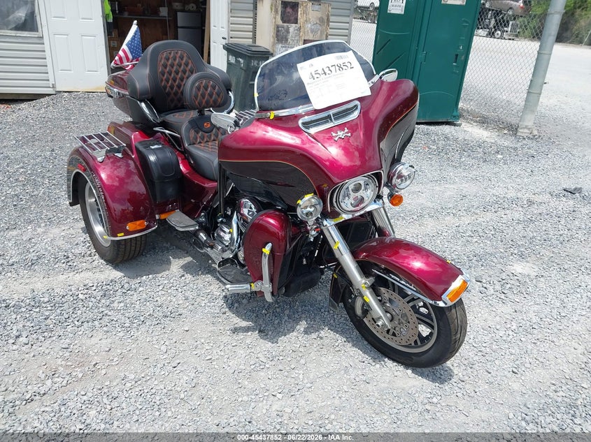 2014 Harley-davidson Tri glide ultra VIN 1HD1MAL11EB860325 IAAI salvage auction — FRONT END, Salvage (Virginia), sold $7,300 on 2026-07-07 (photo 1)