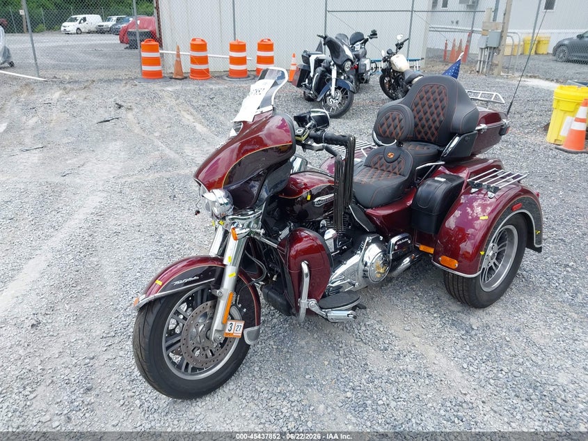 2014 Harley-davidson Tri glide ultra VIN 1HD1MAL11EB860325 IAAI salvage auction — FRONT END, Salvage (Virginia), sold $7,300 on 2026-07-07 (photo 2)