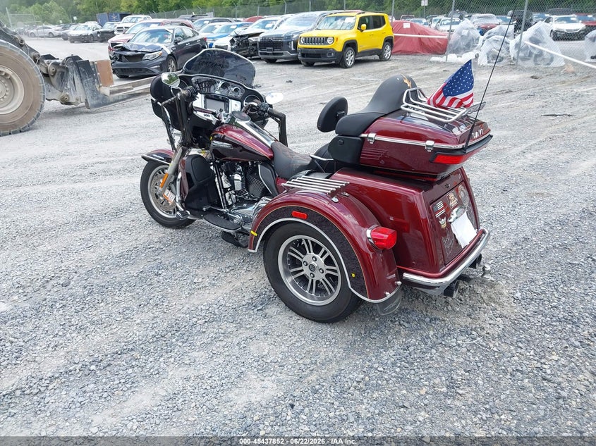 2014 Harley-davidson Tri glide ultra VIN 1HD1MAL11EB860325 IAAI salvage auction — FRONT END, Salvage (Virginia), sold $7,300 on 2026-07-07 (photo 3)