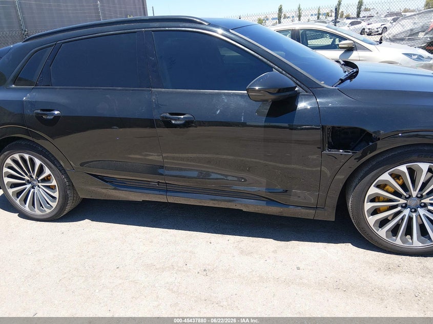 2019 Audi E-tron VIN WA1VAAGE7KB021651 IAAI salvage auction — RIGHT SIDE, Salvage Title, sold $16,200 on 2026-08-17 (photo 6)