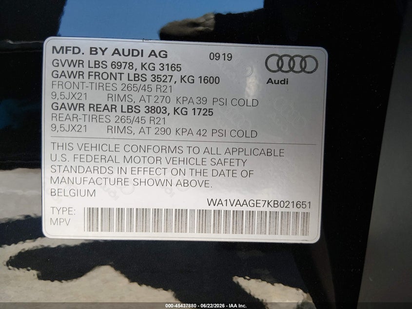 2019 Audi E-tron VIN WA1VAAGE7KB021651 IAAI salvage auction — RIGHT SIDE, Salvage Title, sold $16,200 on 2026-08-17 (photo 9)