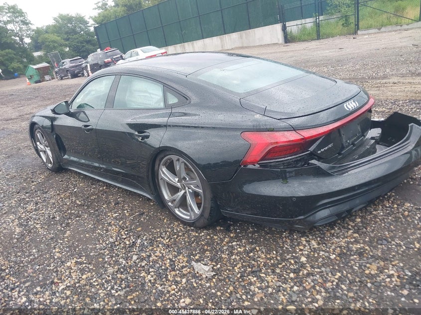 2022 Audi E-tron gt VIN WAUFJBFW5N7008461 IAAI salvage auction — SIDE, Salvage Title, sold $9,100 on 2026-07-30 (photo 3)