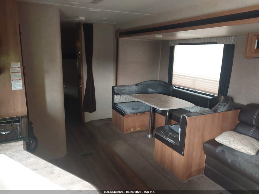 2017 Coachmen Catalina VIN 5ZT2CAUB5HA026616 IAAI salvage auction — HAIL, Clear (Arkansas), sold $3,050 on 2026-07-29 (photo 8)
