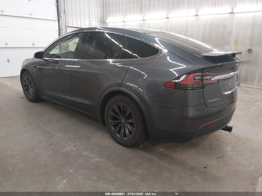 2018 Tesla Model x VIN 5YJXCDE22JF136995 IAAI salvage auction — NORMAL WEAR, Clear (Minnesota), sold $5,500 on 2026-07-14 (photo 3)