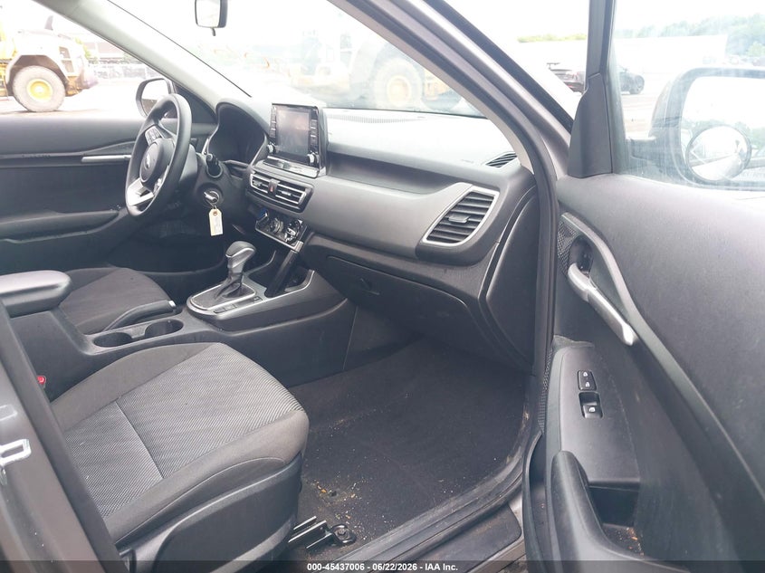 2021 Kia Seltos VIN KNDEPCAA7M7220758 IAAI salvage auction — LEFT FRONT, Salvage Title, sold $3,550 on 2026-07-21 (photo 5)