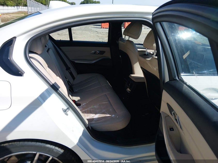 2019 BMW 3er VIN WBA5R1C53KAK07601 IAAI salvage auction — FRONT END, Salvage Title, sold $10,800 on 2026-08-02 (photo 8)