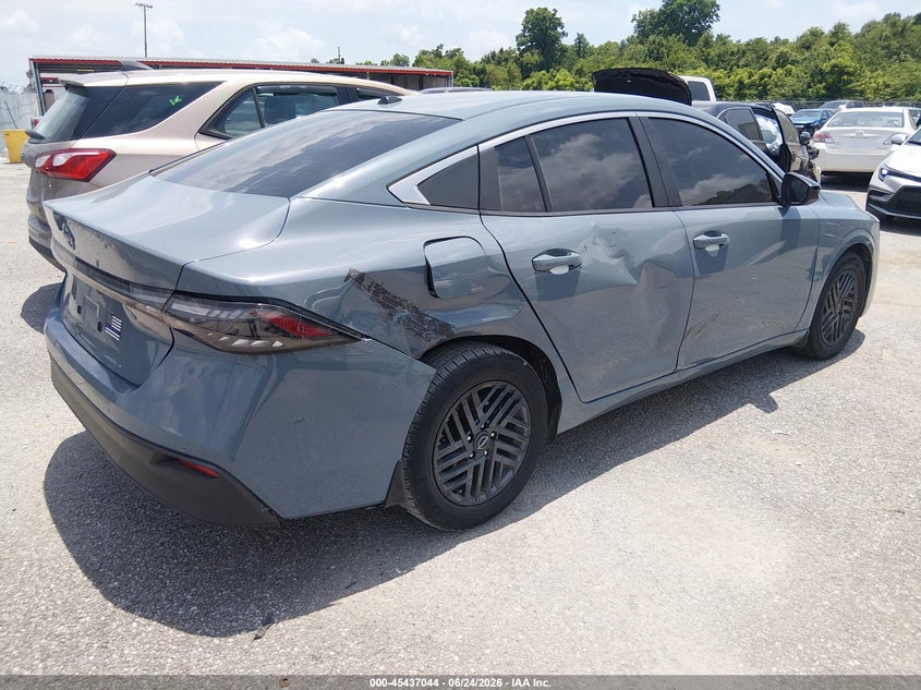 2026 Nissan Sentra VIN 3N1AB9CV5TY235713 IAAI salvage auction — SIDE, Salvage Title, sold $5,900 on 2026-07-29 (photo 4)