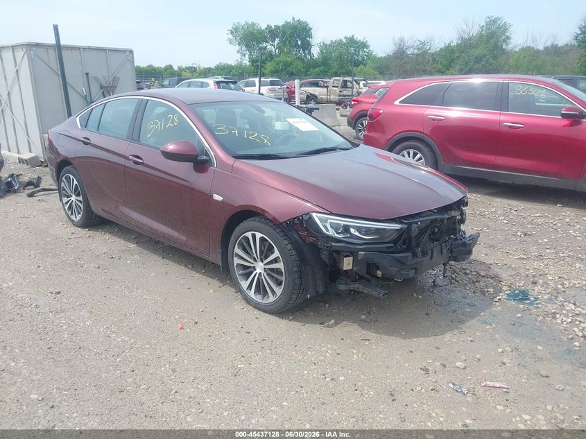 2019 Buick Regal VIN W04GR6SX8K1043204 IAAI salvage auction — FRONT END, Clear (Wisconsin), sold $5,100 on 2026-07-16 (photo 1)