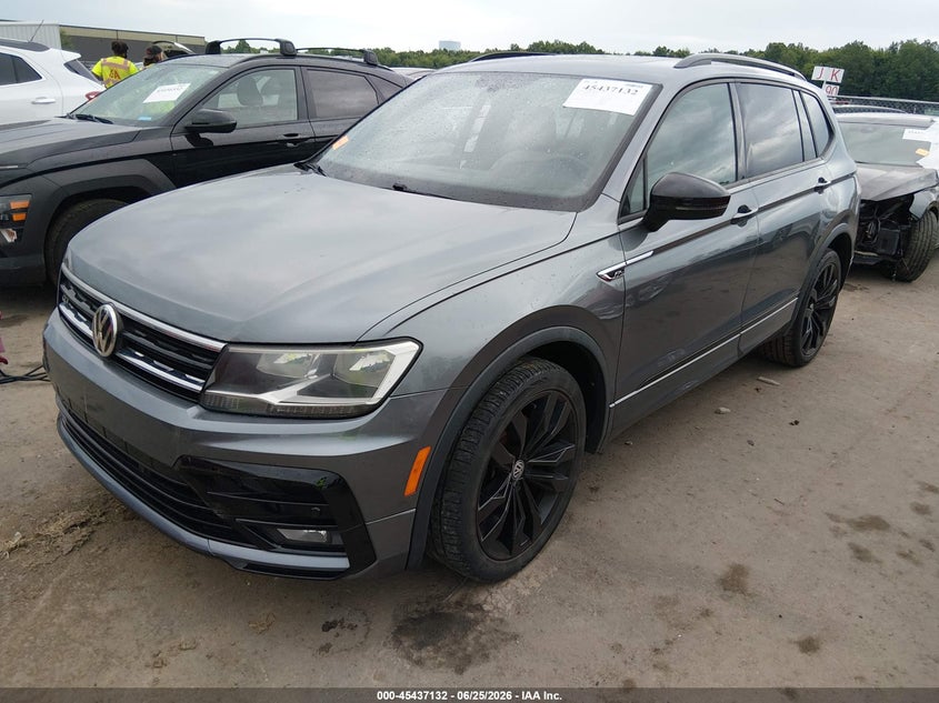 2020 Volkswagen Tiguan VIN 3VV3B7AX0LM113056 IAAI salvage auction — SIDE, Salvage Title, sold $5,800 on 2026-07-26 (photo 2)