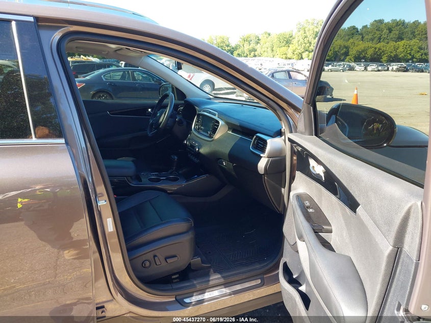 2019 Kia Sorento VIN 5XYPKDA54KG499652 IAAI salvage auction — SIDE, Clear (Michigan), sold $3,750 on 2026-07-09 (photo 5)