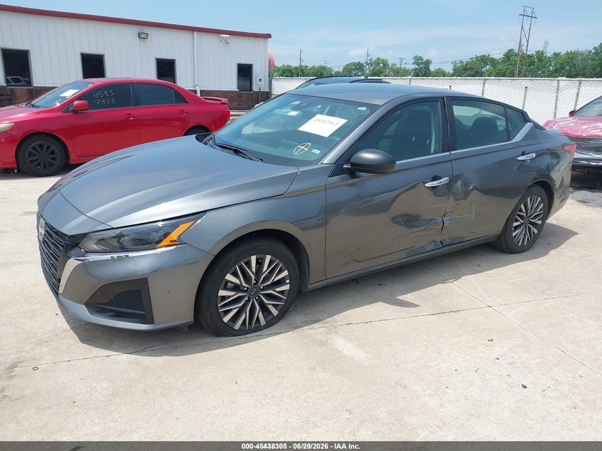 2025 Nissan Altima VIN 1N4BL4DV8SN349710 IAAI salvage auction — LEFT SIDE, Clear (Michigan), sold $12,700 on 2026-07-28 (photo 2)