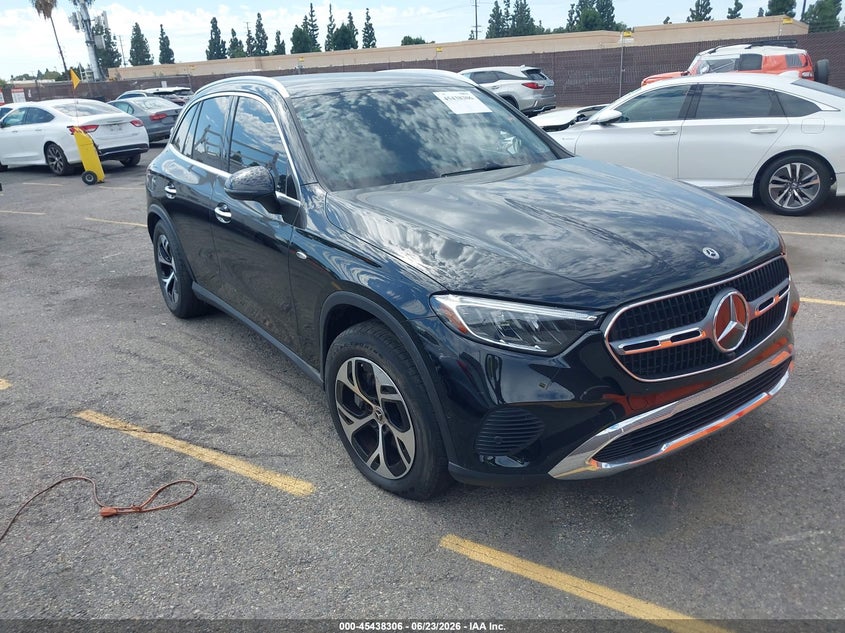 2025 Mercedes-benz Glc VIN W1NKM5GB4SF358907 IAAI salvage auction — SIDE, Salvage (California), sold $23,100 on 2026-07-20 (photo 1)