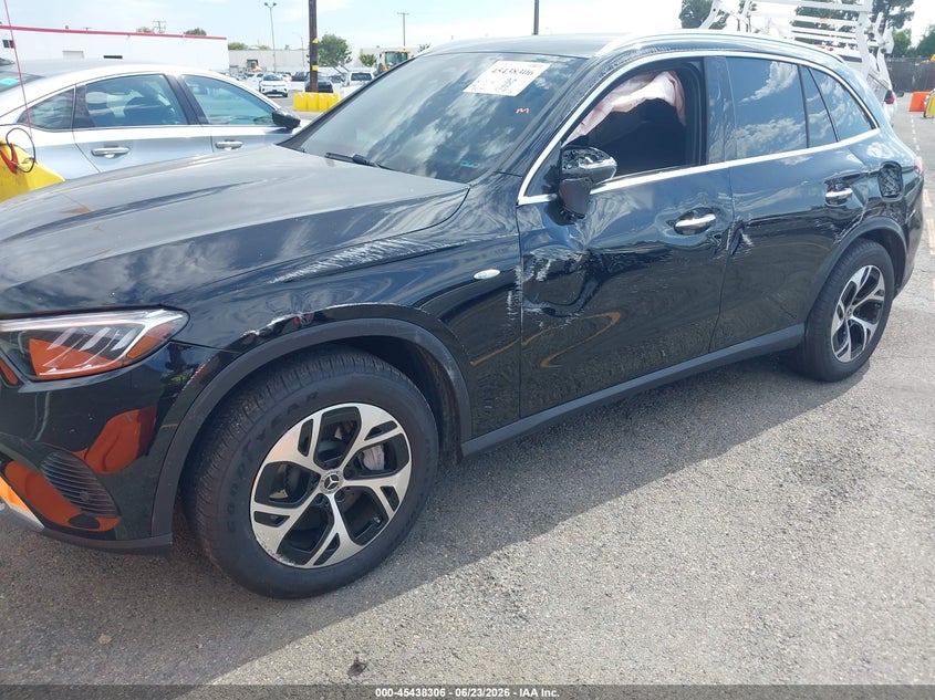 2025 Mercedes-benz Glc VIN W1NKM5GB4SF358907 IAAI salvage auction — SIDE, Salvage (California), sold $23,100 on 2026-07-20 (photo 6)