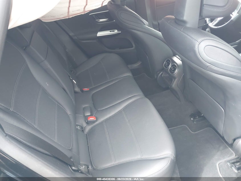 2025 Mercedes-benz Glc VIN W1NKM5GB4SF358907 IAAI salvage auction — SIDE, Salvage (California), sold $23,100 on 2026-07-20 (photo 8)