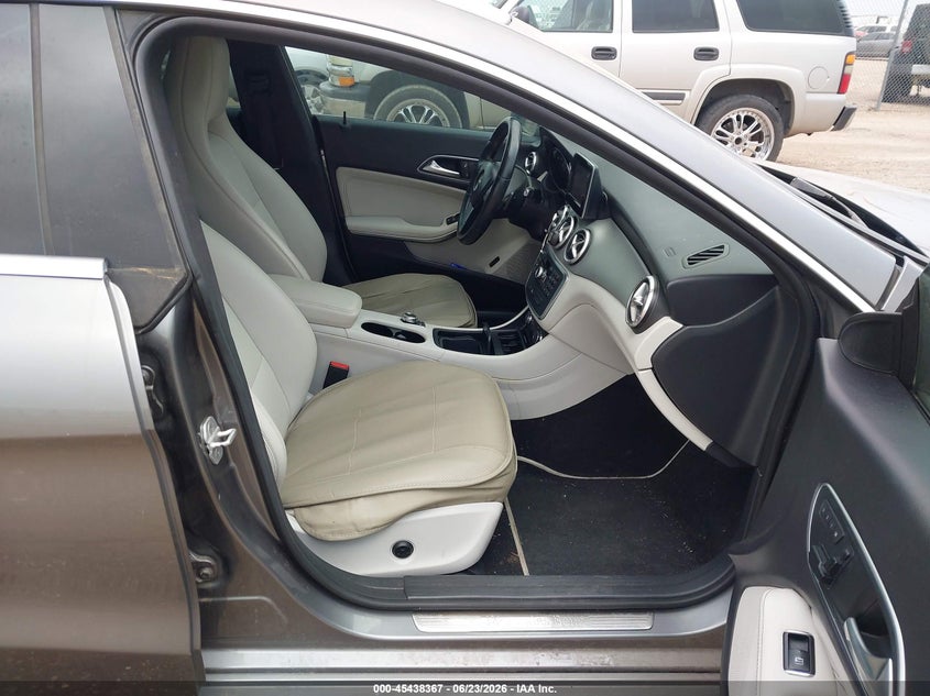 2014 Mercedes-benz Cla-klasse VIN WDDSJ4EB2EN038286 IAAI salvage auction — NORMAL WEAR, Original (Texas), sold $1,000 on 2026-08-03 (photo 5)
