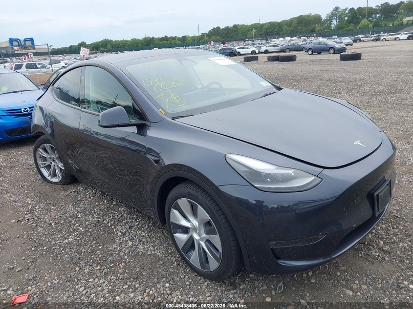 2024 Tesla Model y VIN 7SAYGDEE1RA273618 IAAI salvage auction — FRONT & REAR, Mv-907A (New York), sold $9,100 on 2026-07-09 (photo 1)