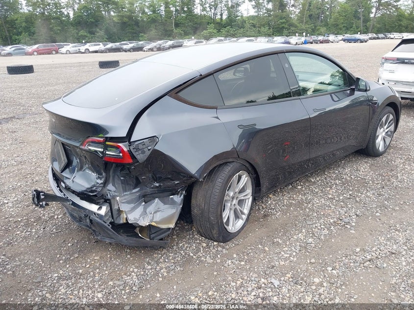 2024 Tesla Model y VIN 7SAYGDEE1RA273618 IAAI salvage auction — FRONT & REAR, Mv-907A (New York), sold $9,100 on 2026-07-09 (photo 4)