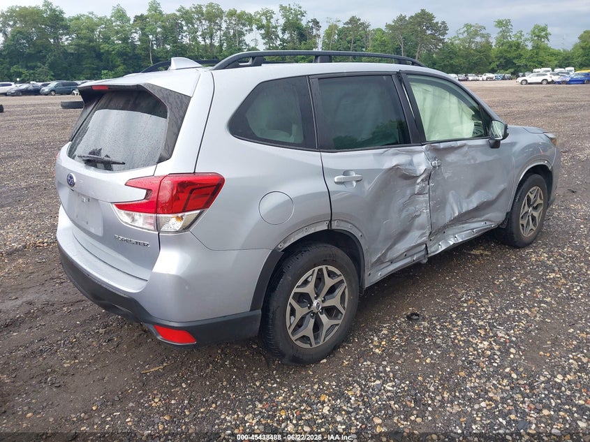 2023 Subaru Forester VIN JF2SKAEC2PH526185 IAAI salvage auction — FRONT & REAR, Salvage Title, sold $6,900 on 2026-07-14 (photo 4)