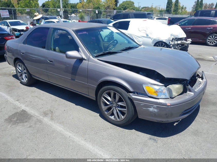 2000 Toyota Camry VIN JT2BG22K7Y0515712 IAAI salvage auction — FRONT END, Salvage (California), sold $500 on 2026-07-16 (photo 1)