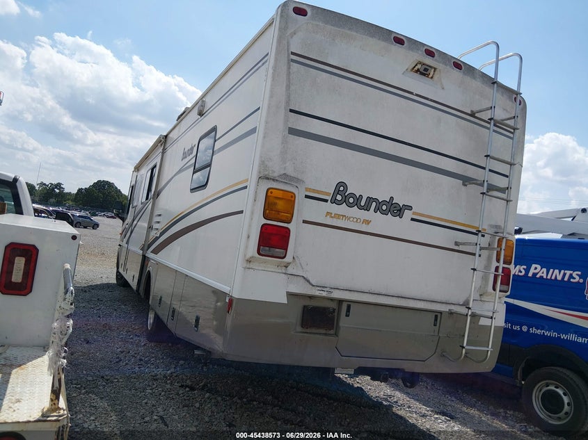 2004 Workhorse custom chassis Motorhome chassis VIN 5B4MP67G943389105 IAAI salvage auction — FRONT END, Salvage (Kentucky), sold $25 on 2026-09-22 (photo 3)