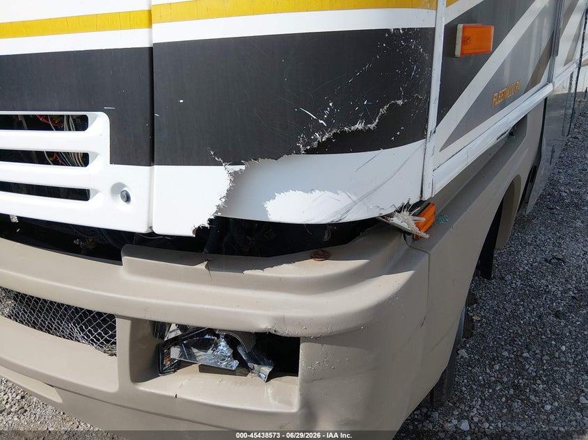 2004 Workhorse custom chassis Motorhome chassis VIN 5B4MP67G943389105 IAAI salvage auction — FRONT END, Salvage (Kentucky), sold $25 on 2026-09-22 (photo 6)