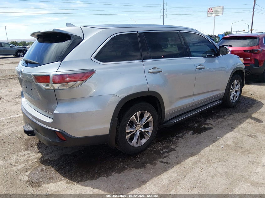 2015 Toyota Highlander VIN 5TDJKRFH7FS197223 IAAI salvage auction — FRONT END, Salvage (New Mexico), sold $4,950 on 2026-07-12 (photo 4)