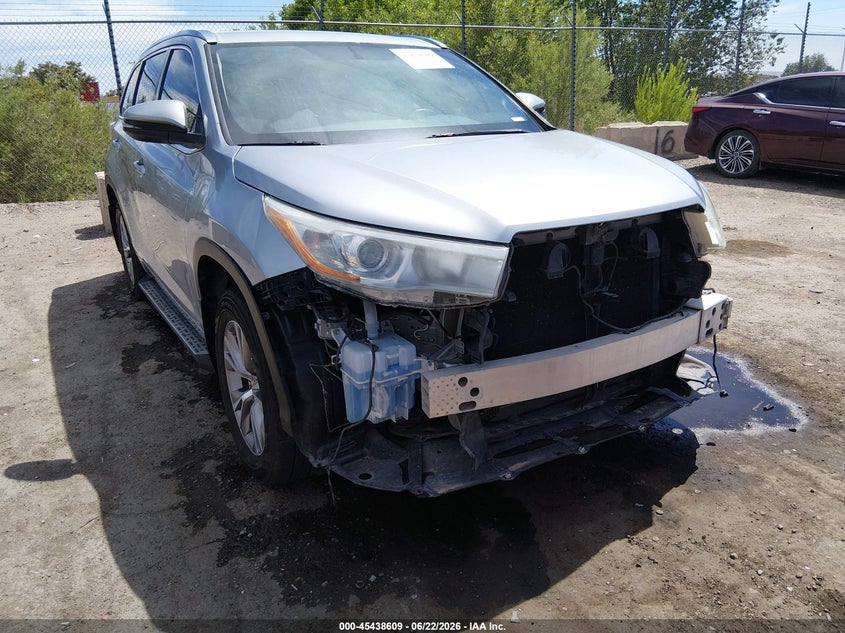 2015 Toyota Highlander VIN 5TDJKRFH7FS197223 IAAI salvage auction — FRONT END, Salvage (New Mexico), sold $4,950 on 2026-07-12 (photo 6)