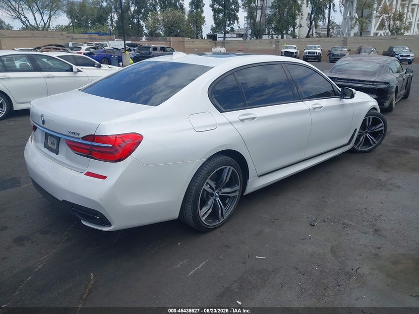 2016 BMW 7er VIN WBA7E2C57GG547011 IAAI salvage auction — RIGHT FRONT, Salvage Title, sold $8,800 on 2026-07-22 (photo 4)