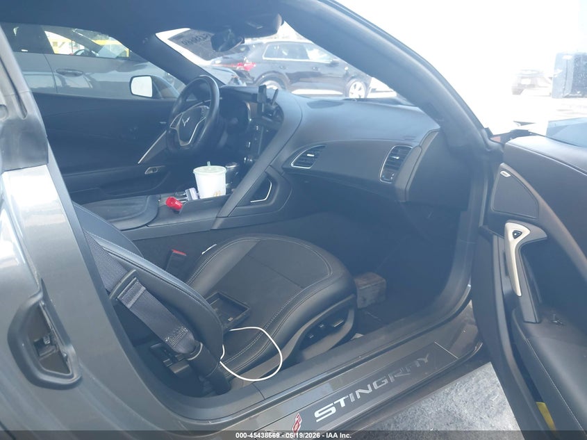 2016 Chevrolet Corvette VIN 1G1YD2D76G5118084 IAAI salvage auction — THEFT, Salvage Title, sold $18,300 on 2026-07-29 (photo 5)