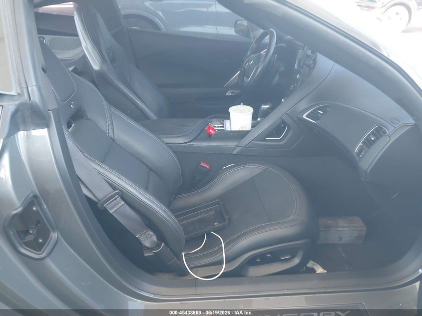 2016 Chevrolet Corvette VIN 1G1YD2D76G5118084 IAAI salvage auction — THEFT, Salvage Title, sold $18,300 on 2026-07-29 (photo 8)