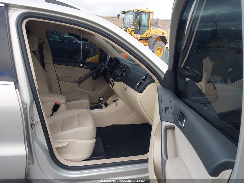 2009 Volkswagen Tiguan VIN WVGAV75N39W514773 IAAI salvage auction — RIGHT REAR, Salvage (California), sold $1,000 on 2026-08-03 (photo 5)