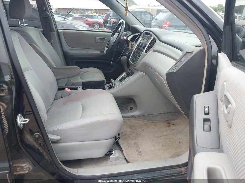 2004 Toyota Highlander VIN JTEGP21A440039365 IAAI salvage auction — NORMAL WEAR, Clear - Public Restricted (Oklahoma), sold $725 on 2026-07-15 (photo 5)