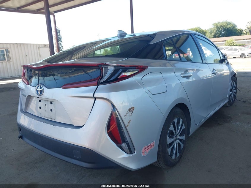 2020 Toyota Prius VIN JTDKARFP0L3136811 IAAI salvage auction — FRONT & REAR, Salvage Title, sold $3,200 on 2026-07-28 (photo 4)