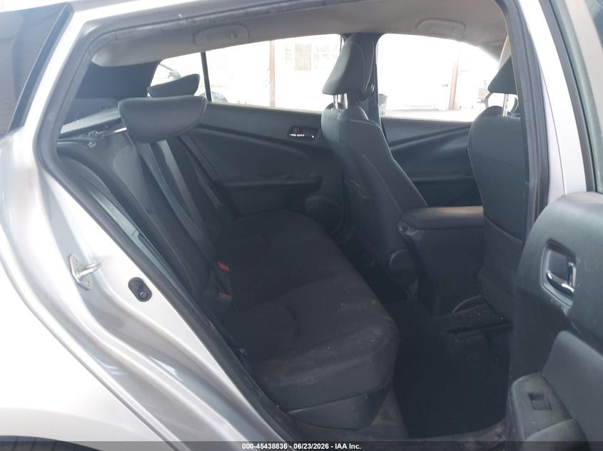2020 Toyota Prius VIN JTDKARFP0L3136811 IAAI salvage auction — FRONT & REAR, Salvage Title, sold $3,200 on 2026-07-28 (photo 8)