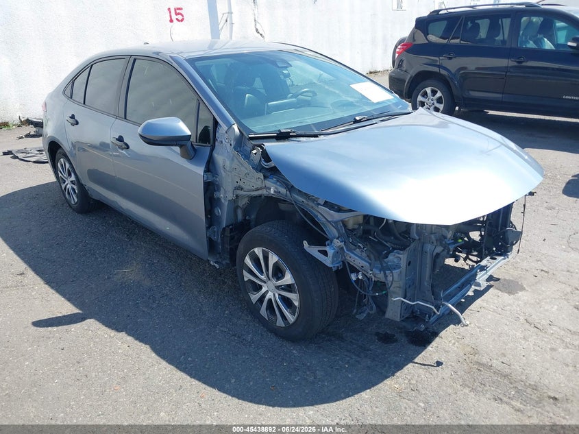 2020 Toyota Corolla VIN JTDEBRBE6LJ024962 IAAI salvage auction — FRONT END, Salvage (Oregon), sold $3,900 on 2026-08-16 (photo 1)